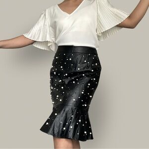Elegant Black Faux Leather Pearl-Embellished Mermaid Skirt - Size L